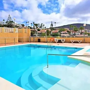  Apartment With Swimmingpool, Wifi And Free Parking In Spain